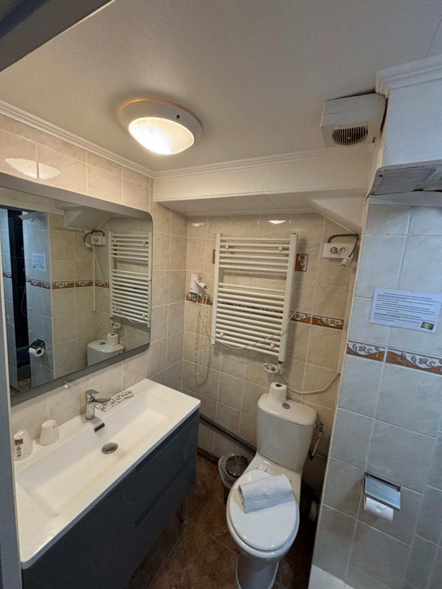 Le Divona Hotel