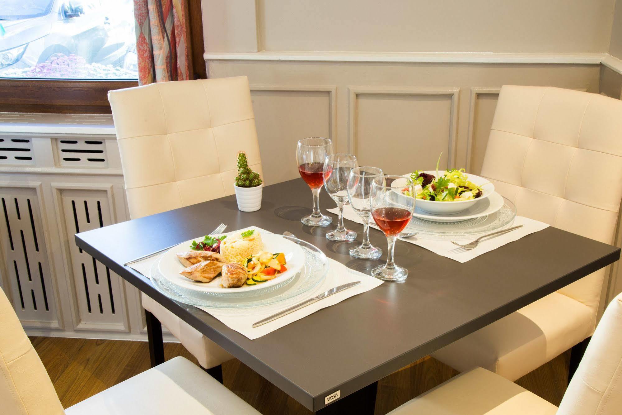 Le Divona Hotel